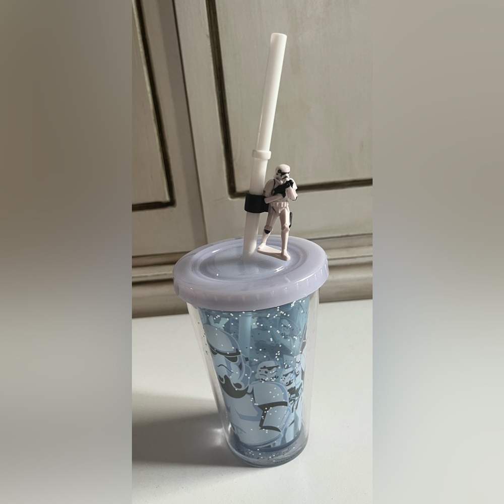 New Disney Store Star Wars Storm Trooper Cup 8Oz With Straw & Figure Collectible